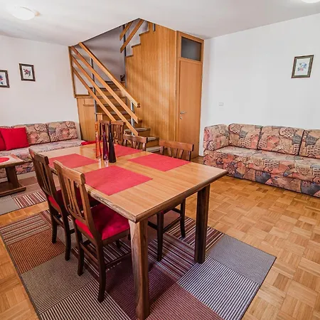 Picturesque Mountain Vista Residences - Two Bedroom 博维茨