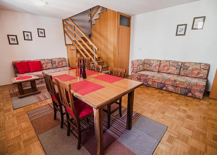 Picturesque Mountain Vista Residences - Two Bedroom Бовец